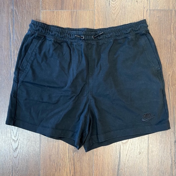 Nike shorts SZ LG - Picture 1 of 5